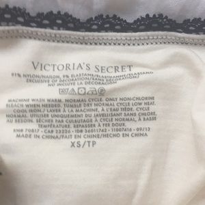 Victoria's Secret Tops - Tank top Victoria’s Secret Victoria's Secret Tops - Tank top Victoria’s Secret